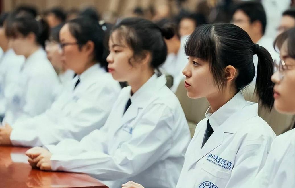 中医药临床医学专业排名,临床中医学专业排名前十的大学