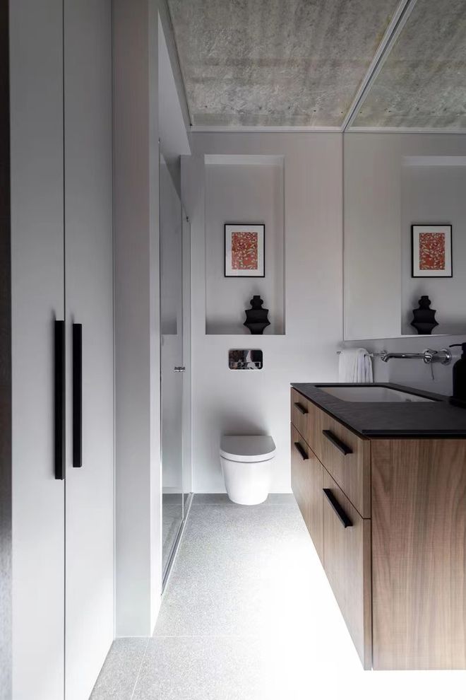 公厕马桶和蹲便哪个更脏,壁挂马桶与普通马桶更容易堵吗