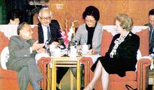 84年香港回归遭阻,邓公霸气回怼:要打随时恭候,铁娘子当场噤声