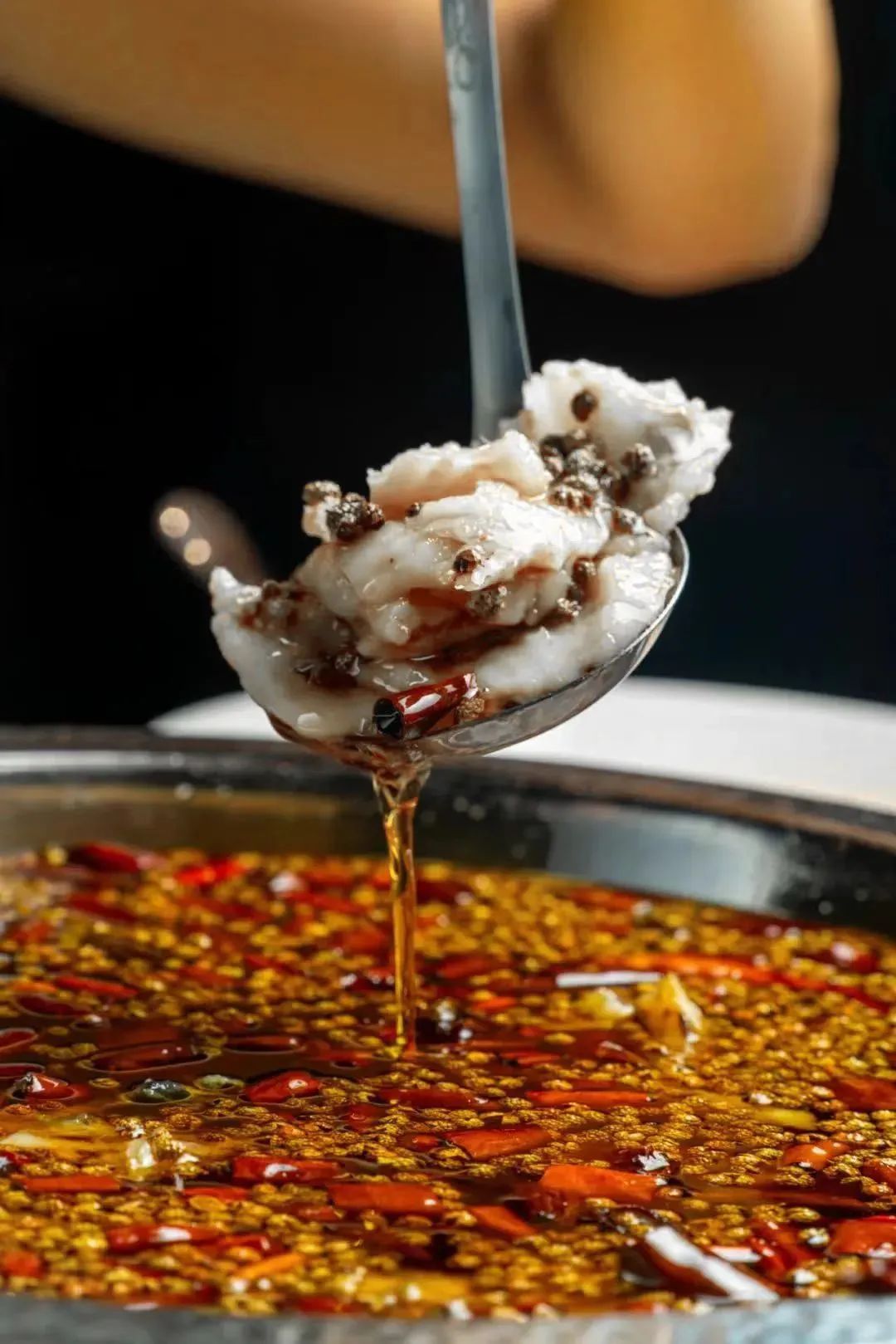 称霸江湖菜23年的“排队神话”又开新店！不讲故事只讲味道