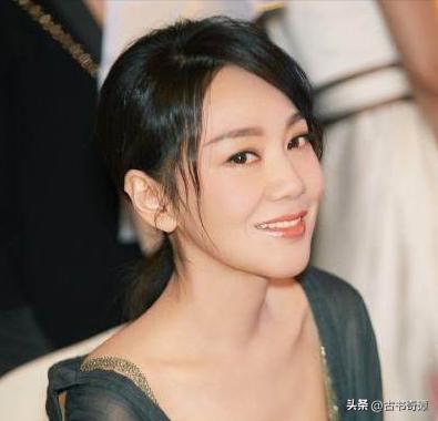 闫妮面部表情僵硬说话阴阳怪气,少年派闫妮面部怎么僵硬呢