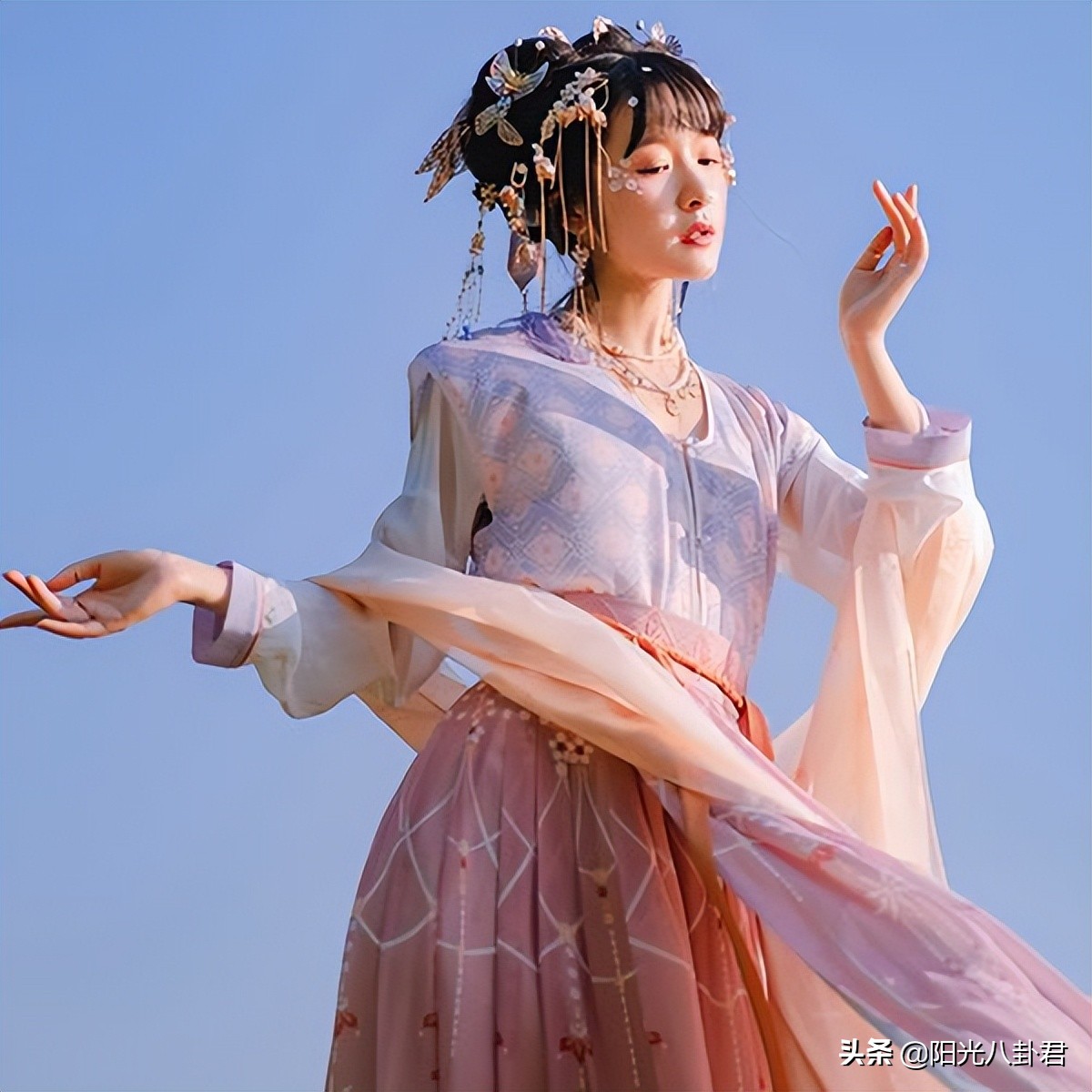 过气女童星窘况：吃老本，大龄单身，出家当尼姑，风光早已不再