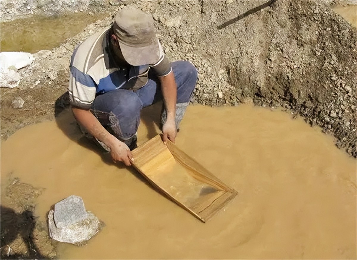 广西“上林帮”非洲淘金：火拼、疾病是常事，有人资产暴涨一个亿