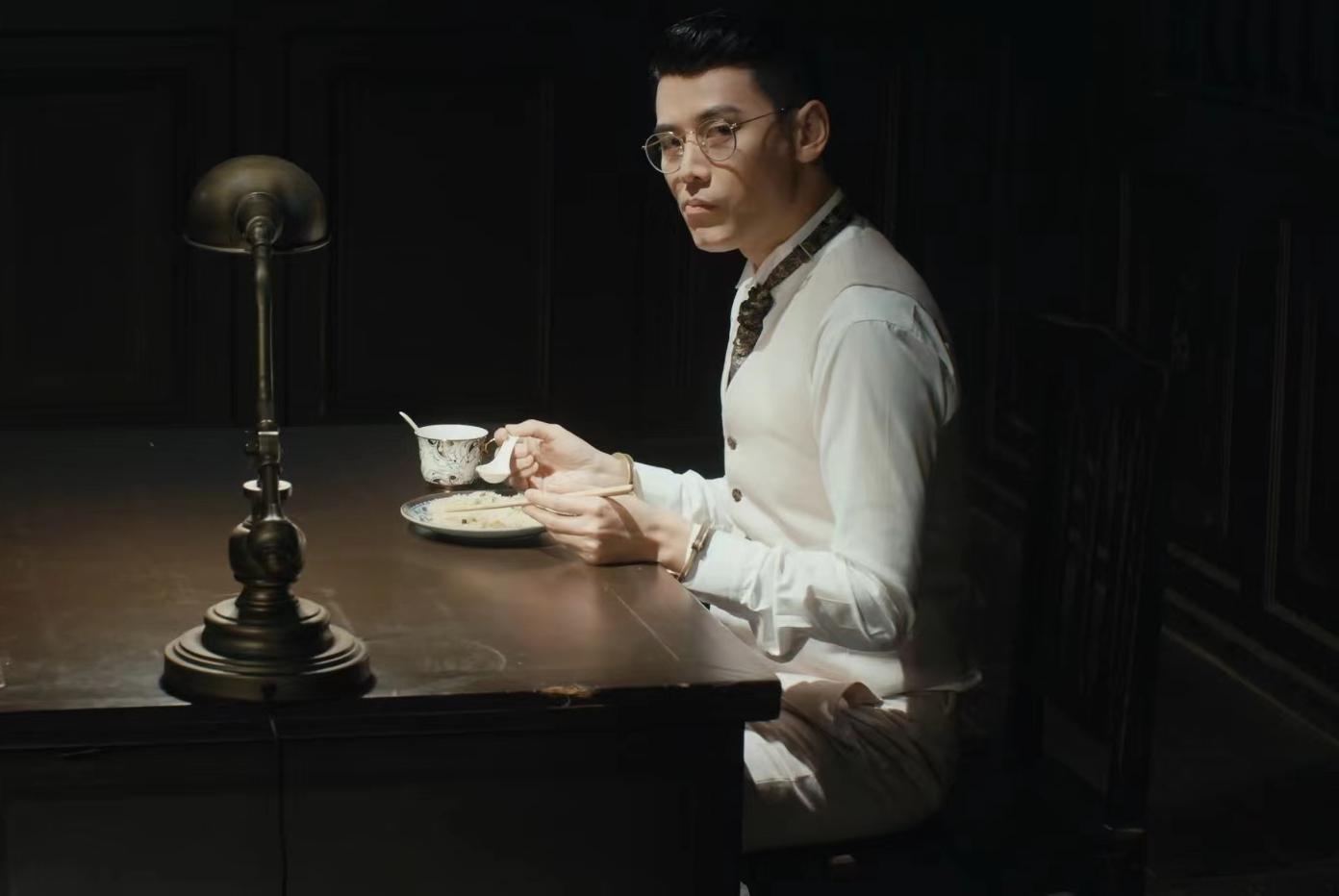 看了8集《薄冰》被“闪现”浅井光夫惊艳，出道12年的他是该火了