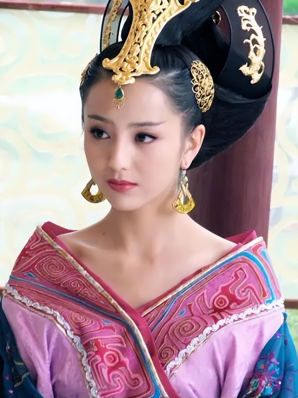 有人只能演三番,有人拍一部扑一部,85花转型失败是有道理的