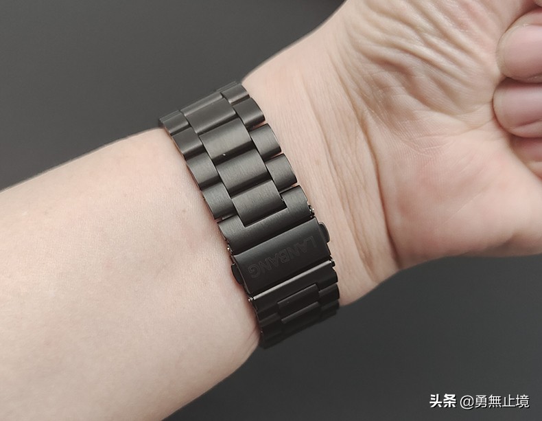 览邦z36手表,览邦z36plus智能手表和w2哪个好