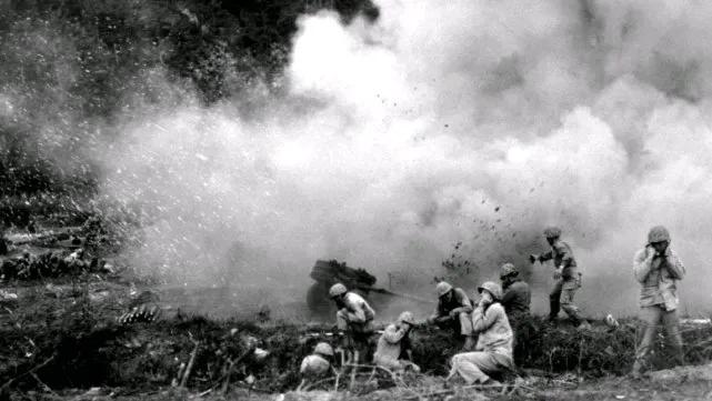 周恩来看到原*弹子**试爆成功图片，下令将地面部分裁掉，为什么？