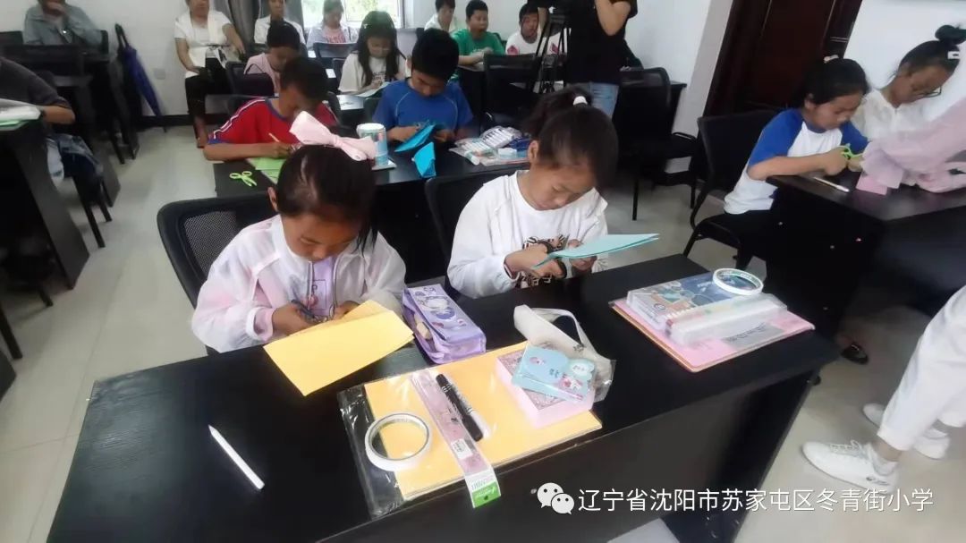 父爱如山，感恩有您——*家屯苏**区冬青街小学幸福教育进社区活动