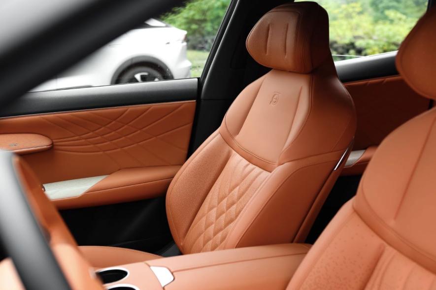 深蓝s7对比宋plus的缺点,比亚迪宋plusdm-i与深蓝s7