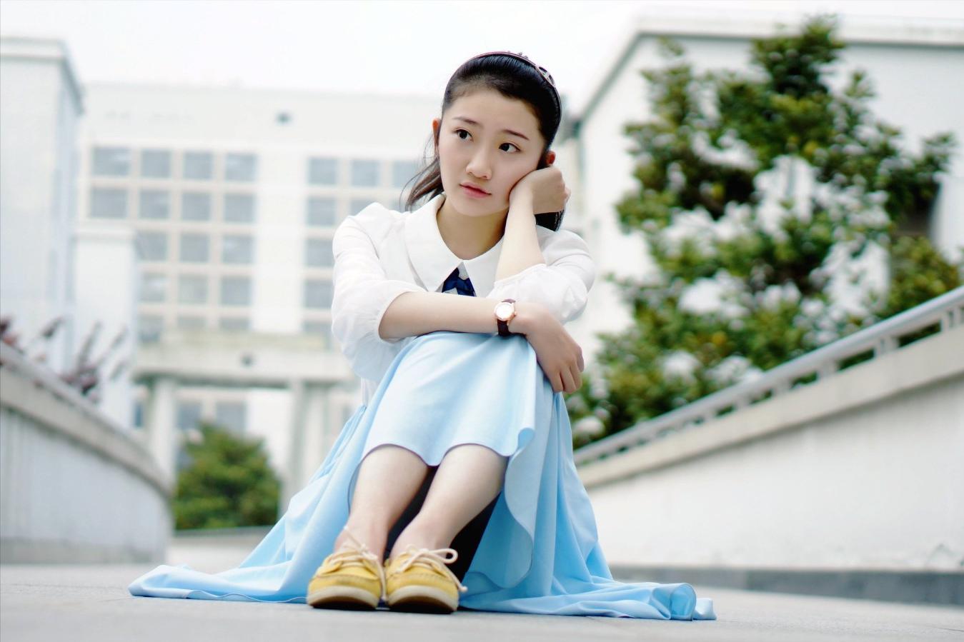 女孩平时习惯性夹腿，是怎么回事？