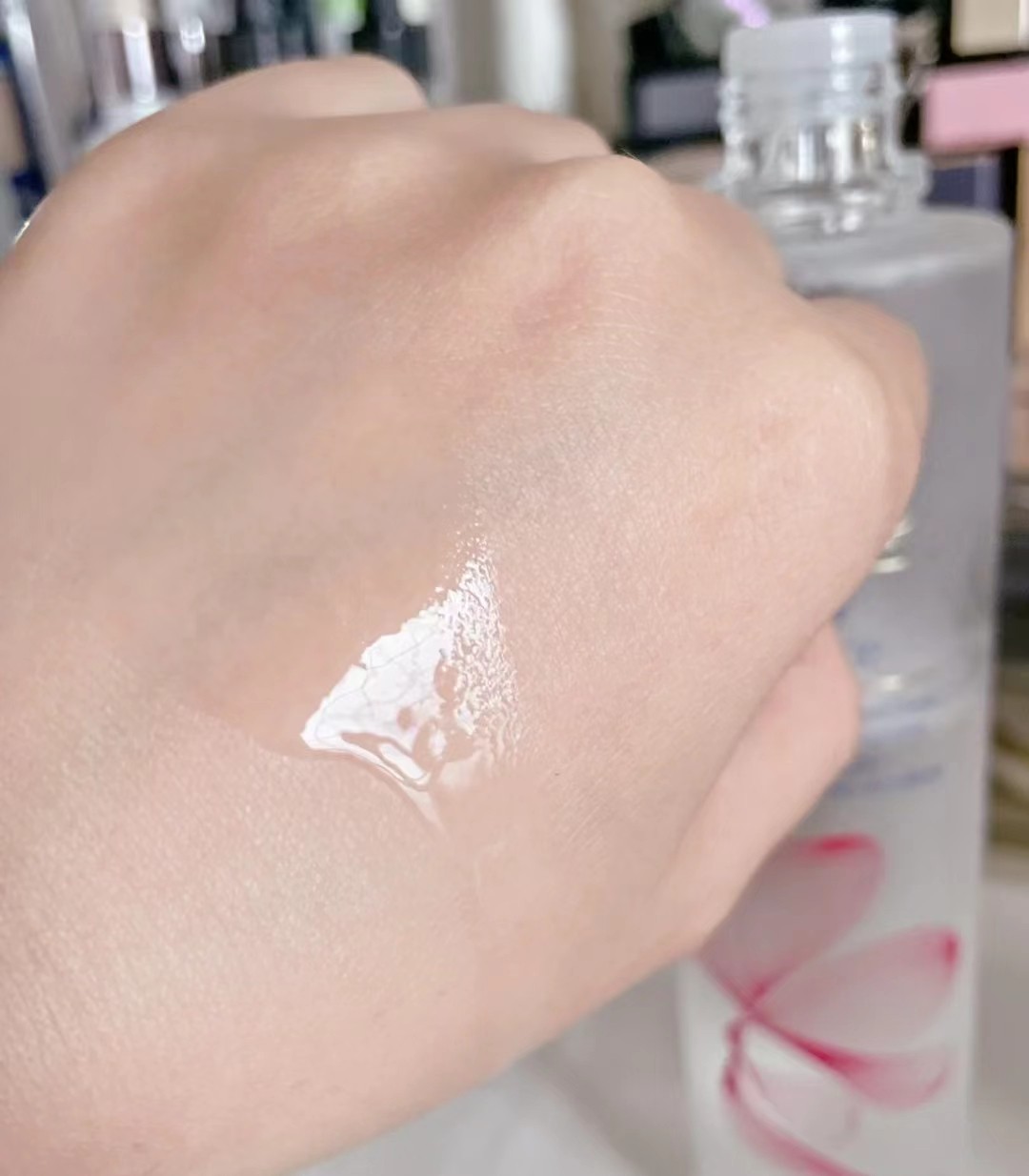 精华水推荐平价学生没有广告大牌,含植物萃取成分最多的大牌精华