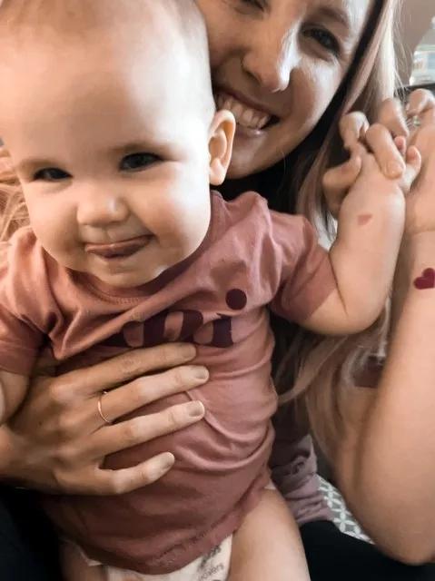 寻找失散40年双胞胎姐妹,寻找失散多年的妹妹20年