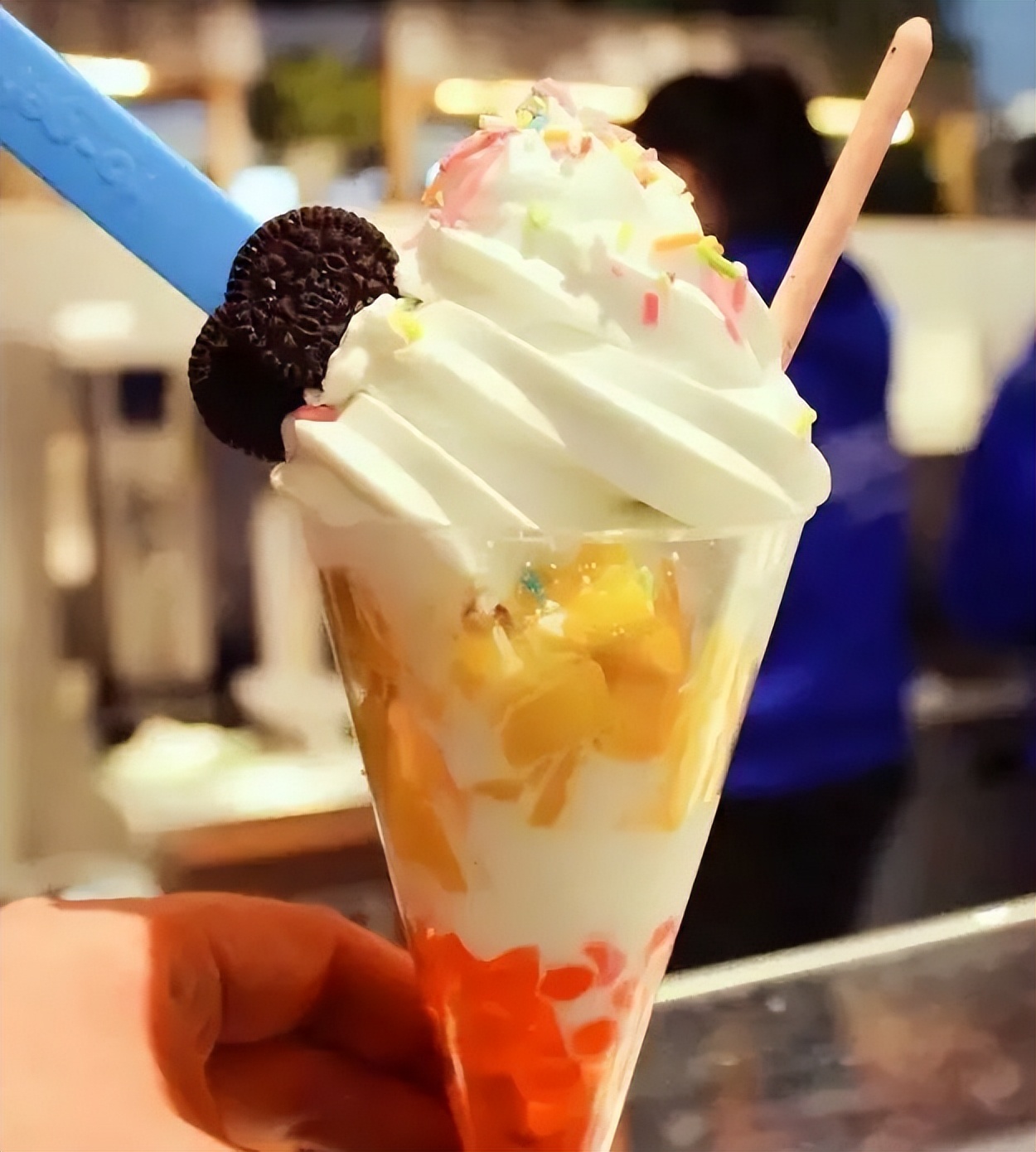 冬天来了还卖冰淇淋吗,冰淇淋更适合在冬天吃