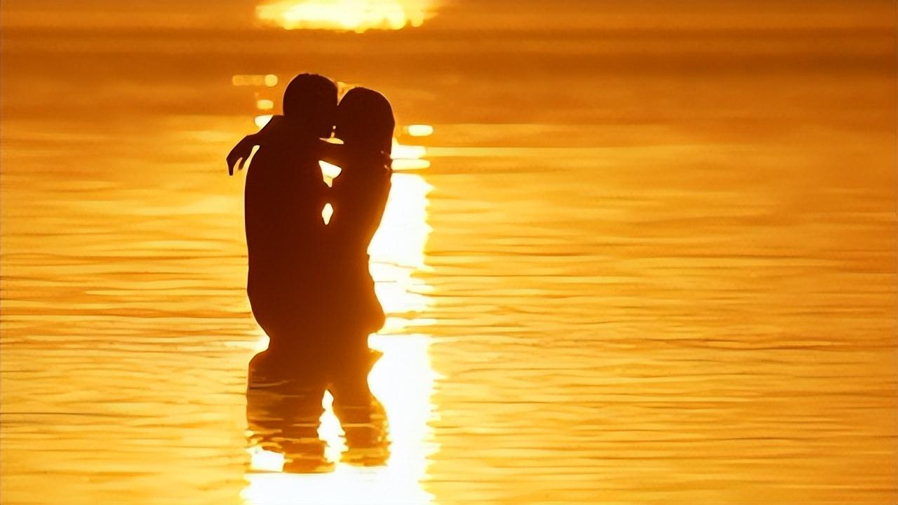 中老年人群，有*生活性**和没*生活性**，差别竟这么大？看完让人开眼