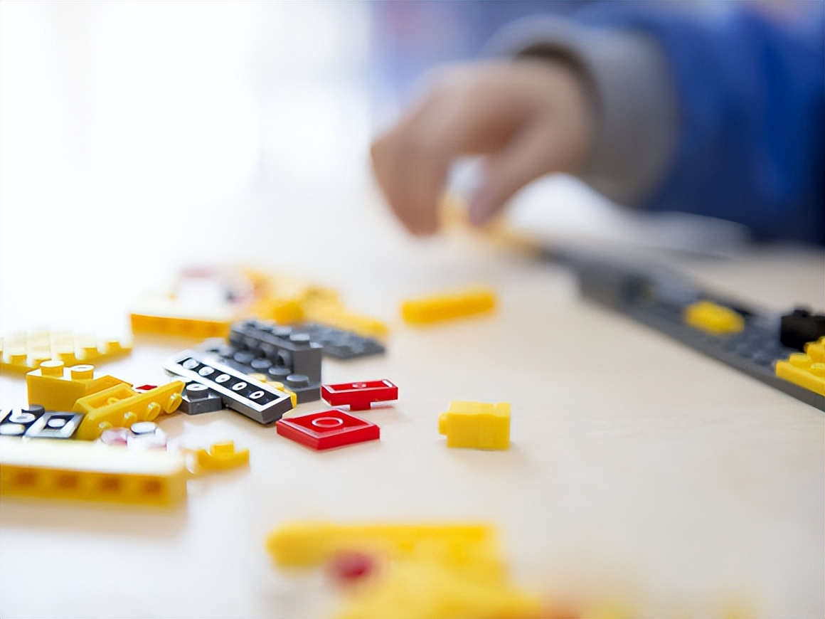 男孩喜欢粉红色怎么回事,男孩子喜欢粉色的原因