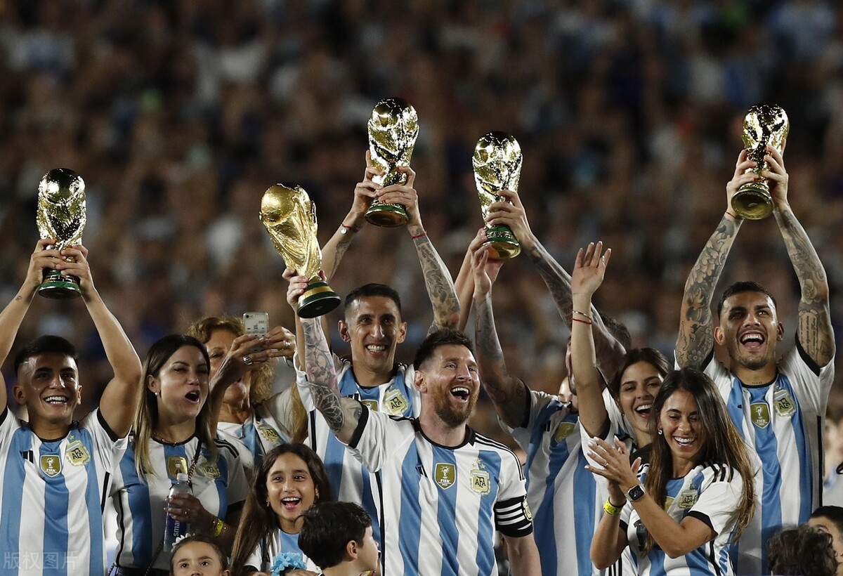 花几百万去国足踢球,花800万美金请来两支球队