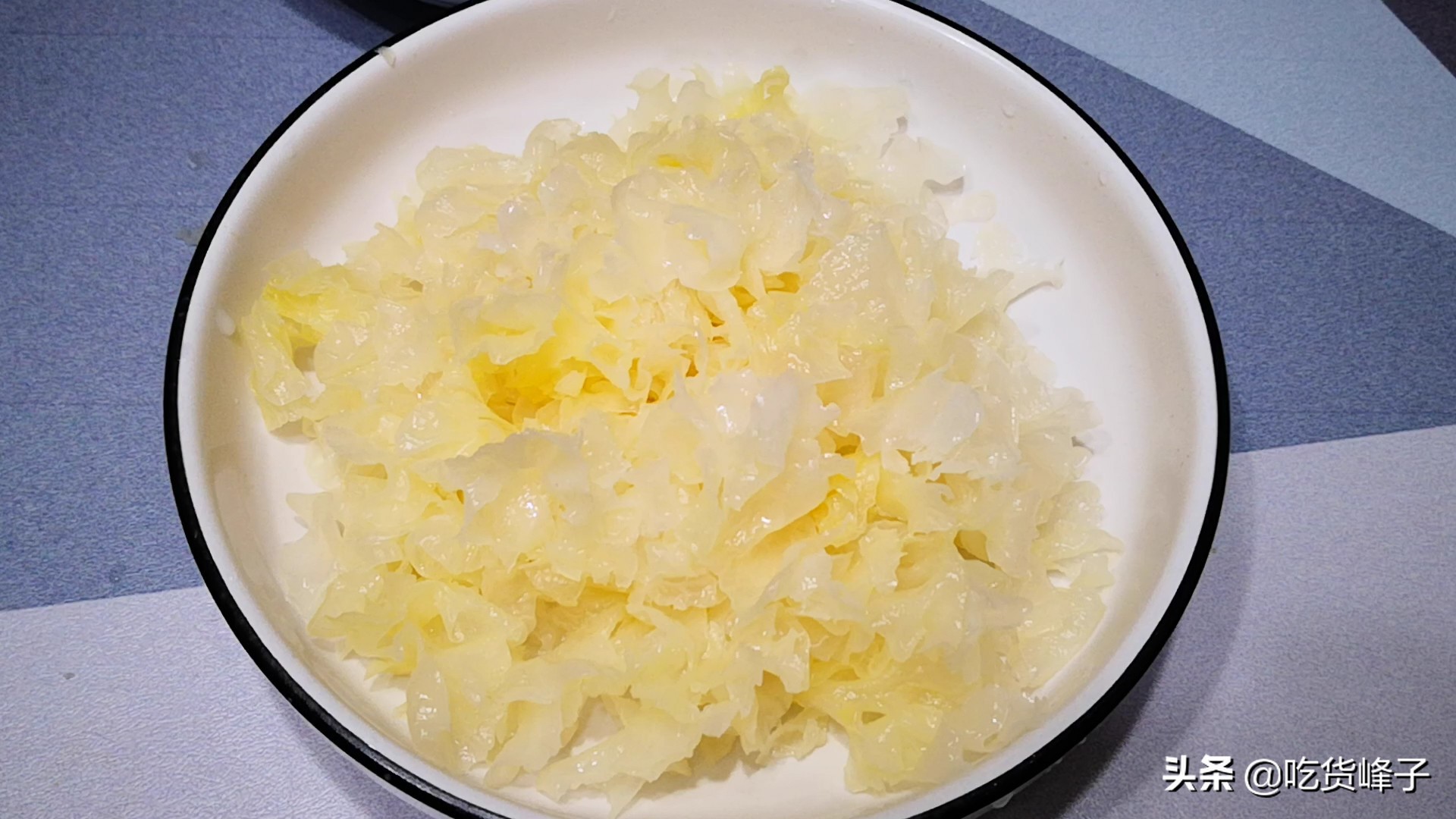 农村赶集寻找更好的食材,年货必备6种食物