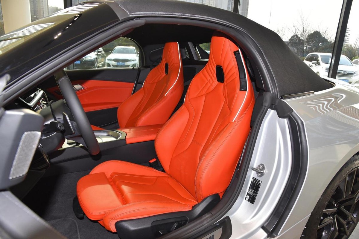 最新款宝马z4敞篷车四座,2018款宝马z4硬顶敞篷版