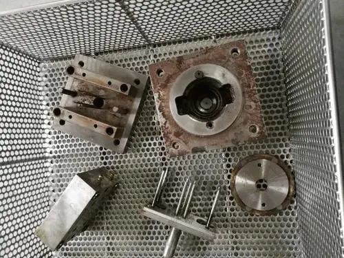 手持脉冲激光清洗机好处,手持激光清洗机给您好的建议