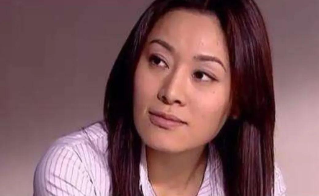 她坑老板，拉闺蜜下水，却成为最大的人生赢家