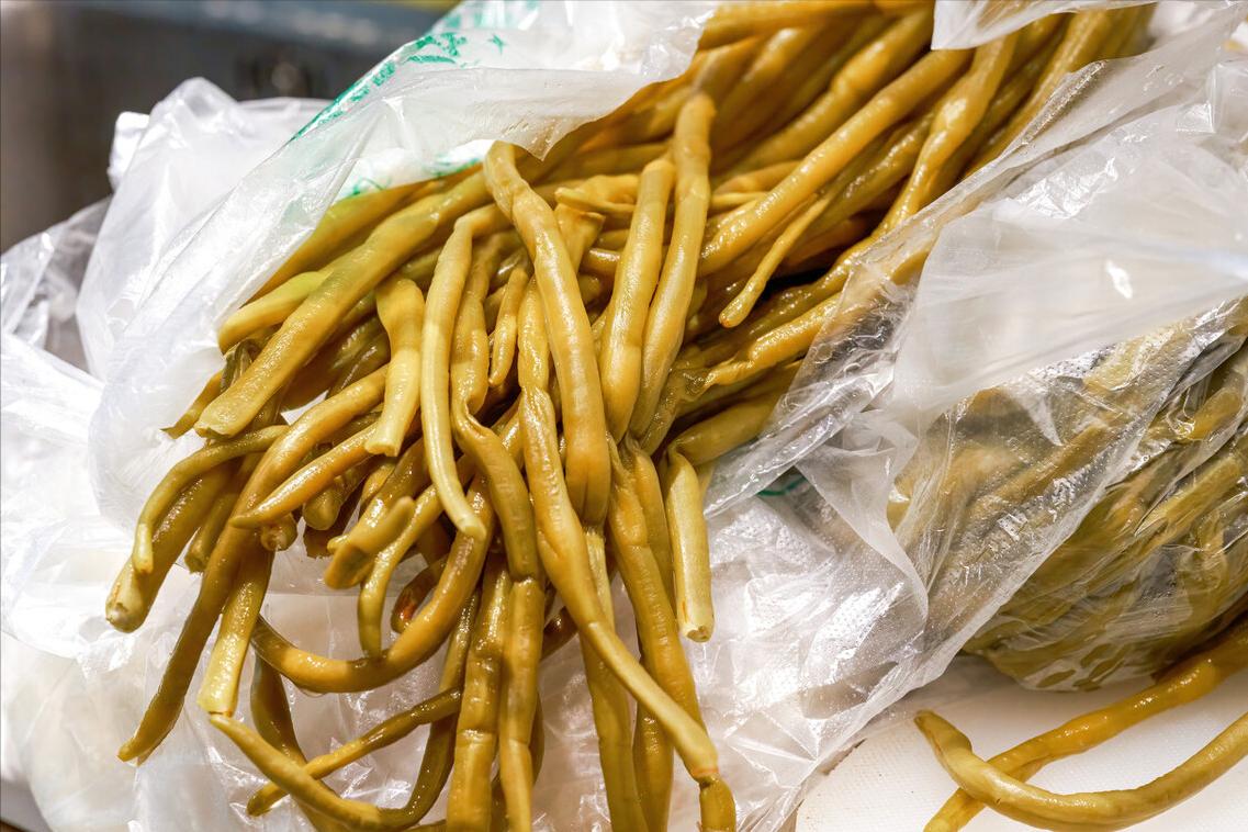 酸豆角的腌制方法盐怎么放,腌酸豆角直接放盐不放水
