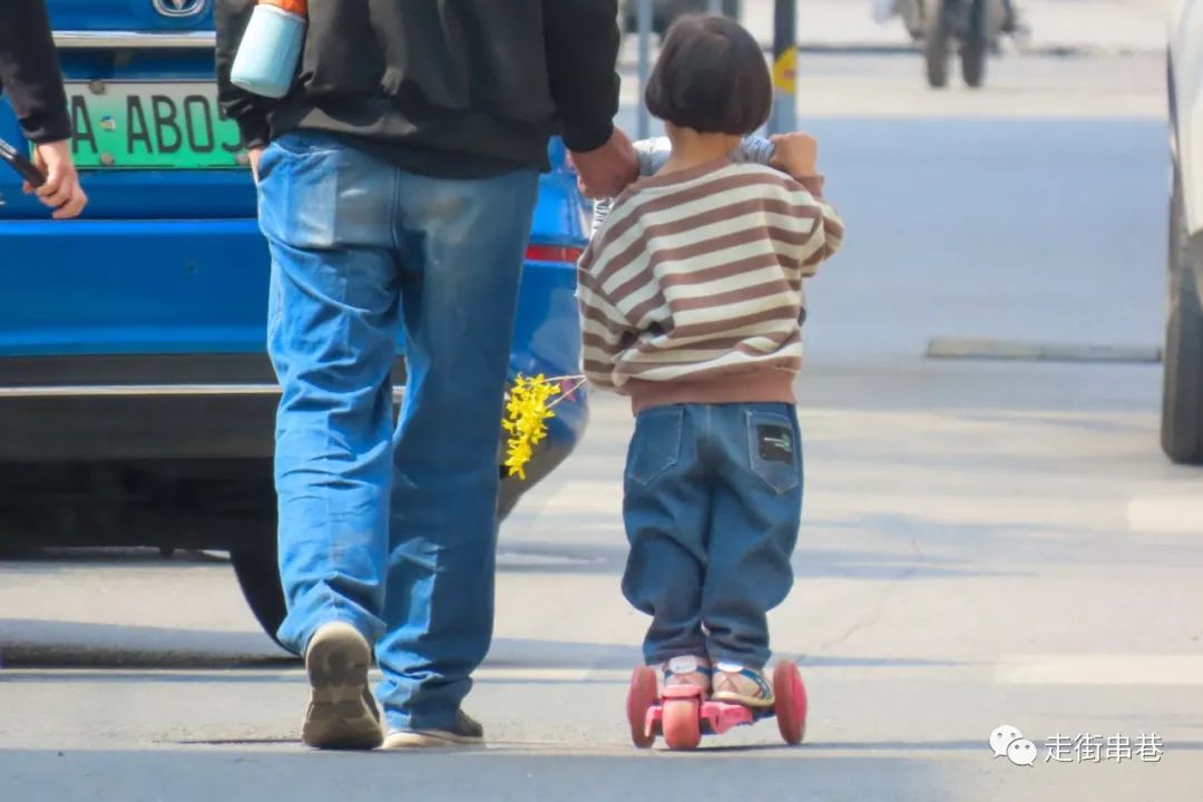 爷孙隔代亲的经典歌曲,爷孙隔代亲