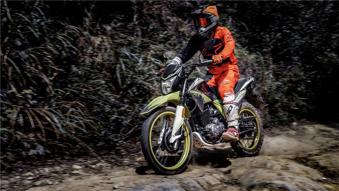 能上路的250cc摩托跑车,能跑250迈左右的摩托车