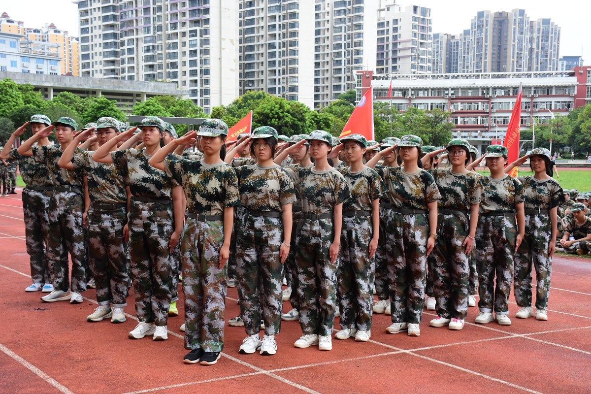 桂林各校军训精彩回顾,广西军训队列操