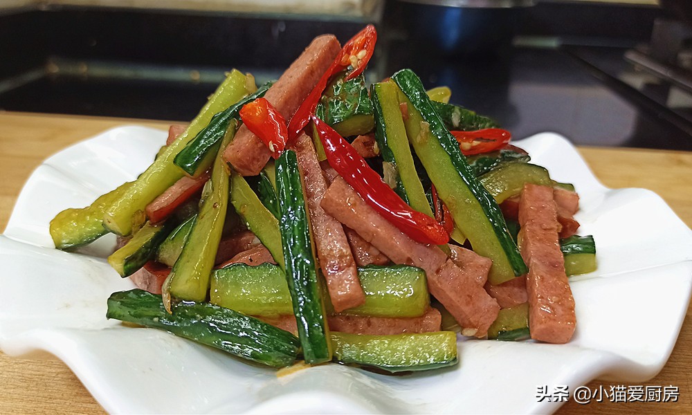 酸甜开胃微辣水果黄瓜,黄瓜怎么炒才好吃又下饭