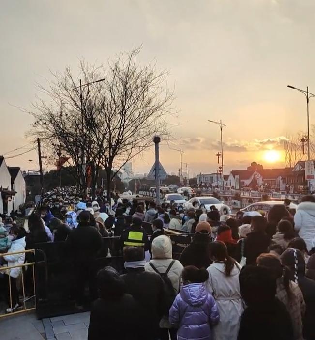 年快过完了，各地发生了作呕的事情，又令人恶心了一回