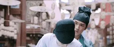 被占便宜的这6位女星,有人当场扇耳光还击,有人却指责网友心脏