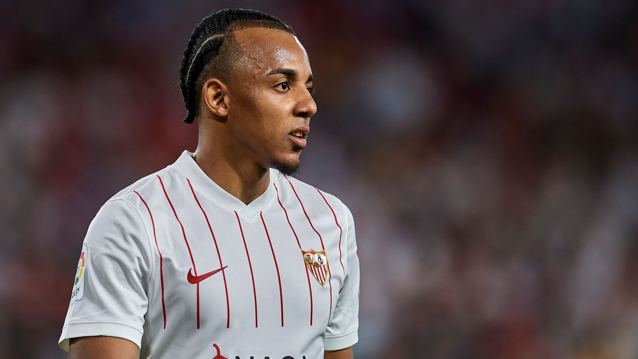 足坛转会拉锯战,足坛冤家