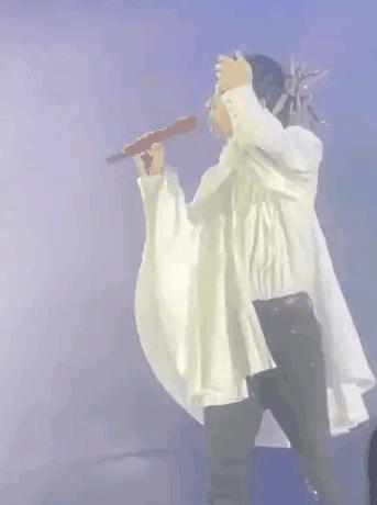 华晨宇刘德华开演唱会，刘德华用实际行动诠释谁是华语乐坛之神