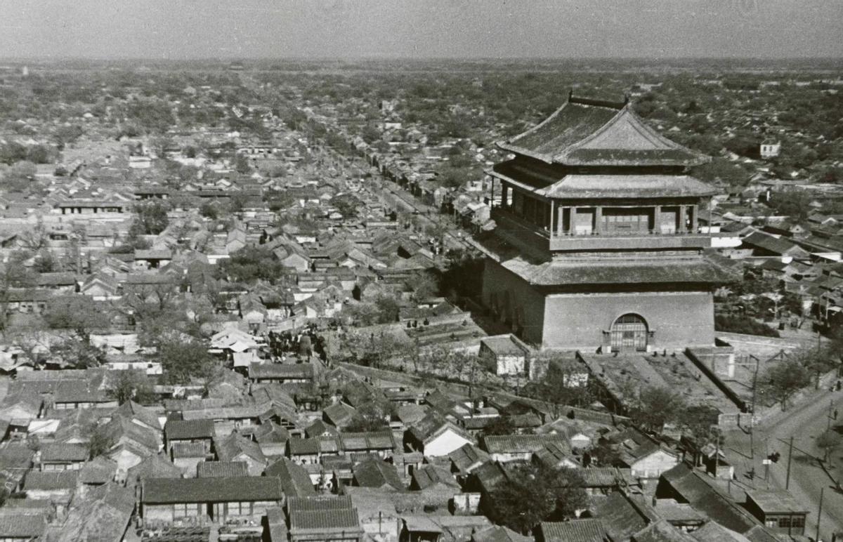 变态的纳粹德国，*光脱**犹太人女人衣服，集体*杀屠**!2