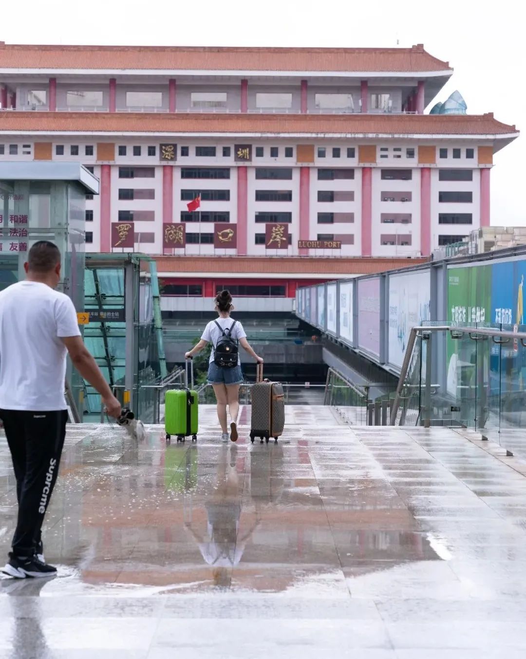 香港罗湖关口也封关了吗,香港罗湖口岸封关吗