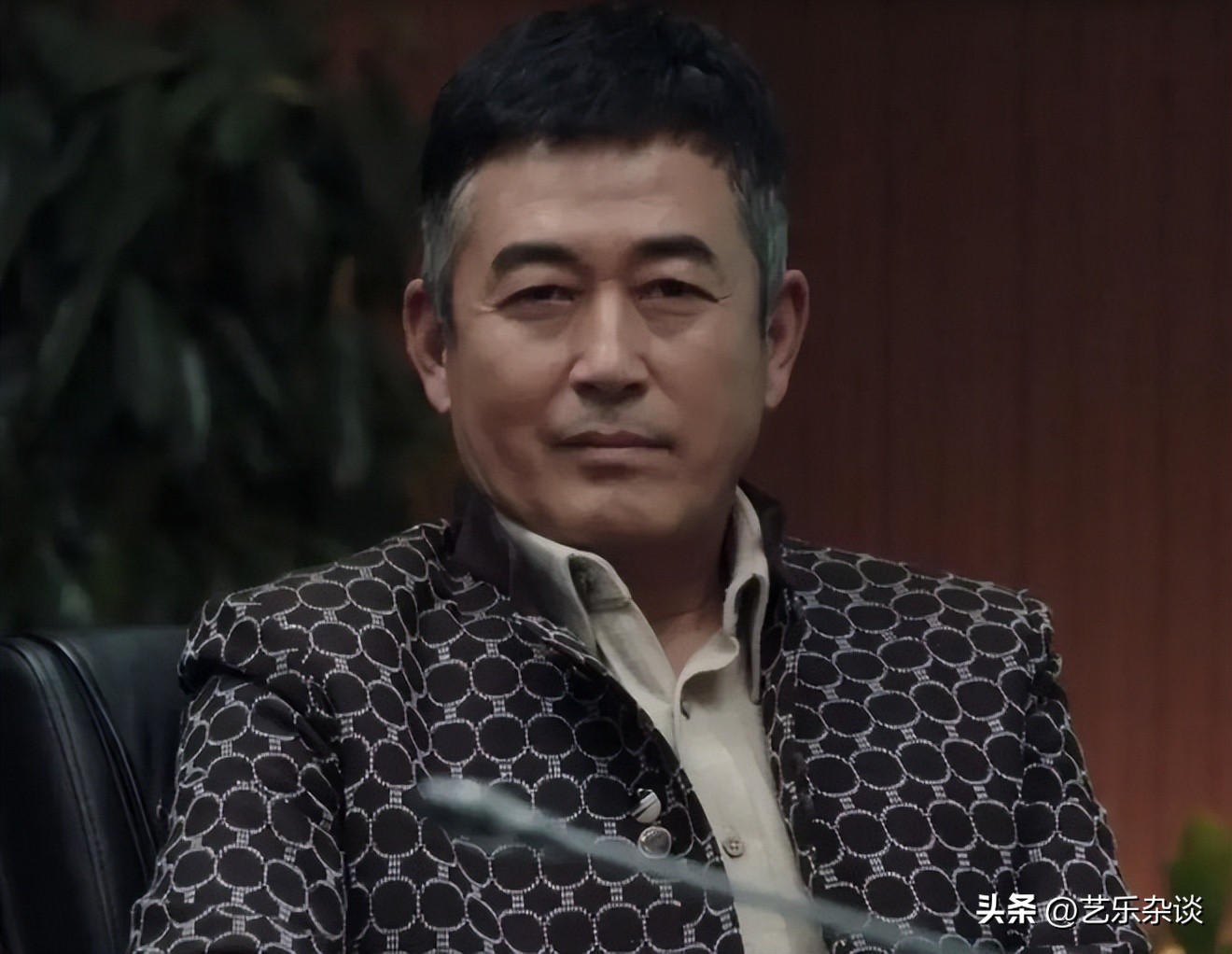 内地无争议的28位男老戏骨,内地老戏骨和香港老戏骨合作