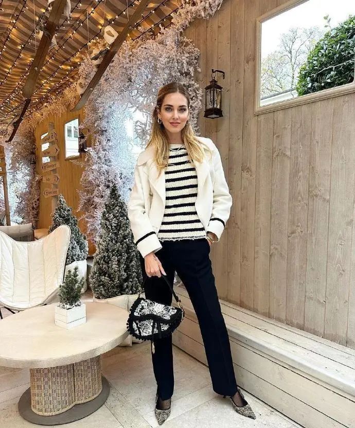 宇宙时尚博主被质疑衣品？！网友吐槽：她的穿搭我真看不懂…