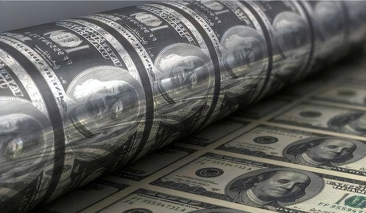 美国通过美元收割全球财富,美国印钞成瘾疯狂收割全球财富