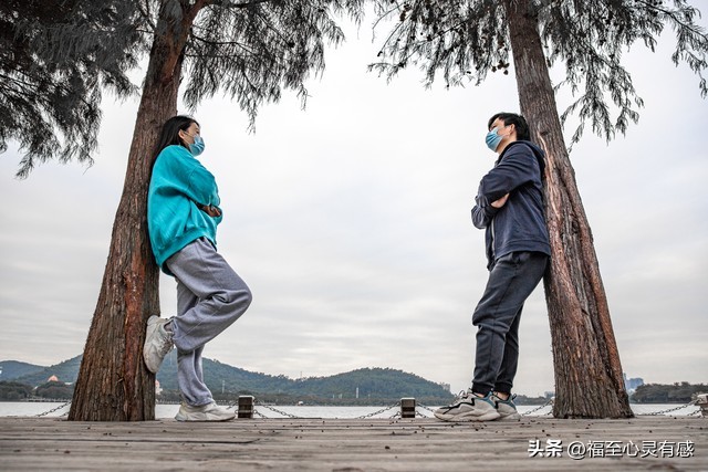 被相亲女拒绝后一年之后又联系我,被相亲女生拒绝后还微信聊天