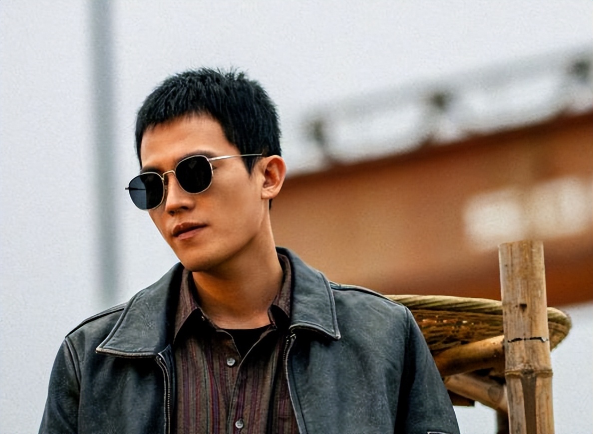 年轻到中年都帅的7位男星,盘点6位痞帅天花板的男明星