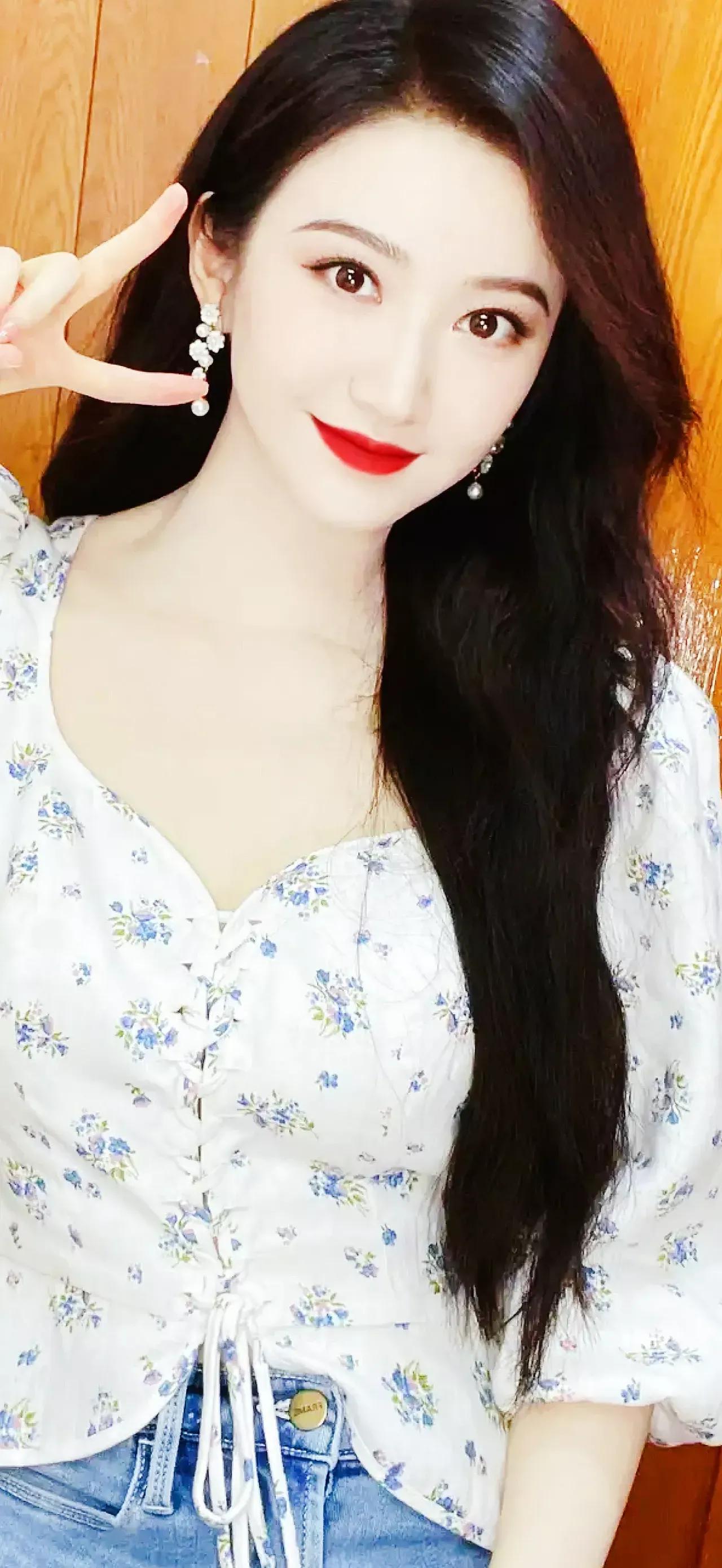 秋分时节鲜花绽放,秋分月季花摄影