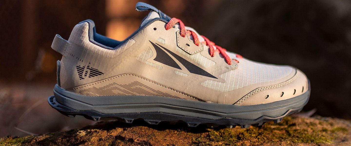 最耐穿的越野跑鞋排行榜前十名,跑者世界十佳越野跑鞋