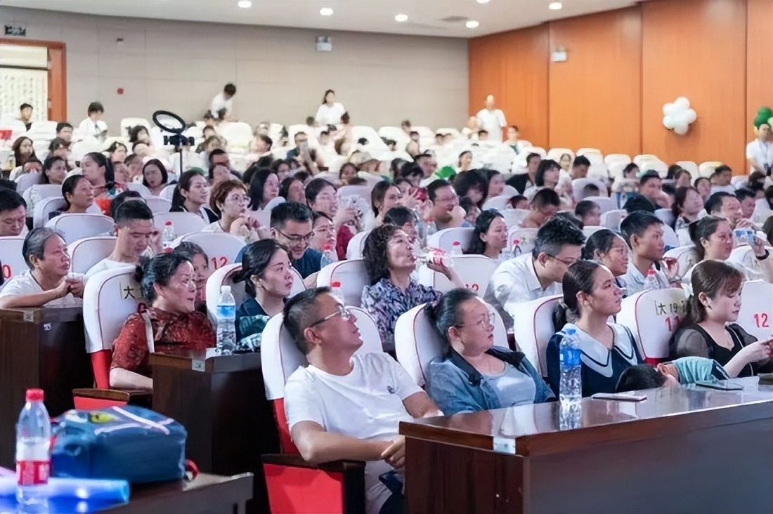 万婴茂华幼儿园2023届毕业典礼,万婴茂华幼儿园毕业典礼