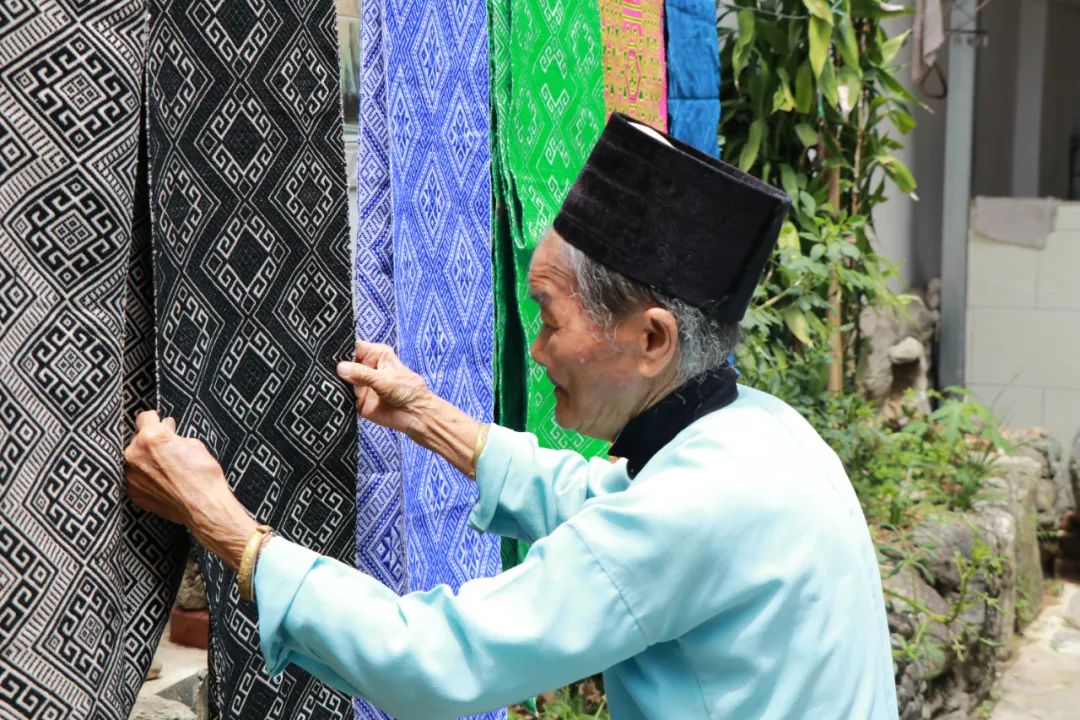 腾冲旅游必买礼包,到腾冲旅游应该买什么纪念品呢