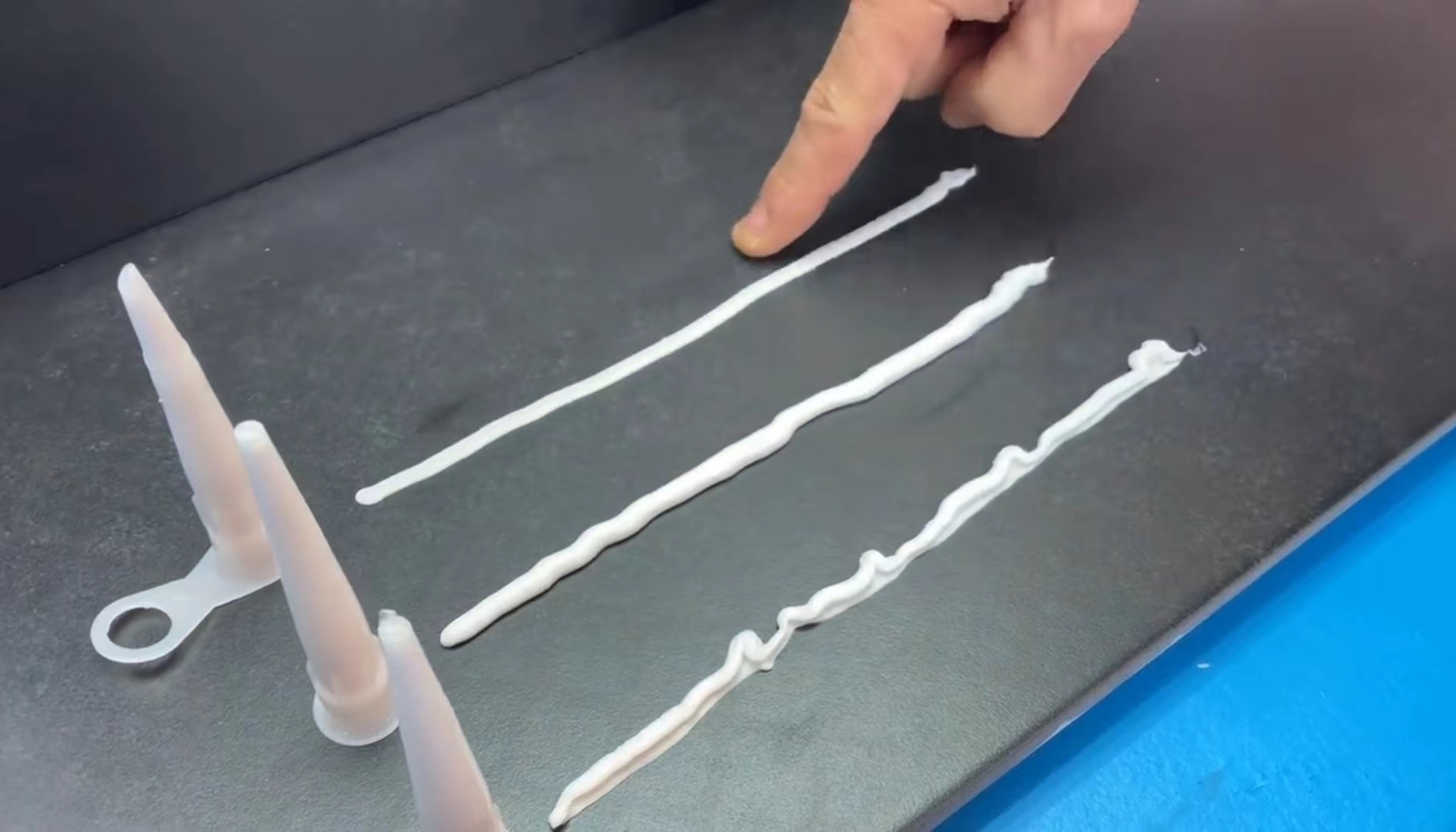 新手学玻璃胶怎么打好看,如何快速练习打玻璃胶