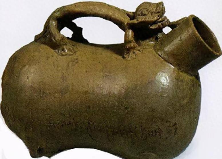 为什么古代的女子会用夜壶,古代人怎么用夜壶