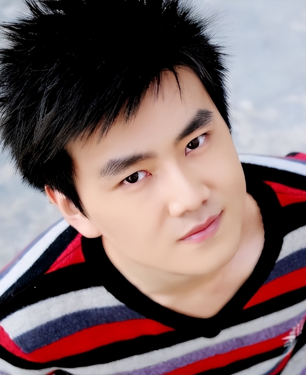 央视主持人严于信是哪里人,歌手严于信简介