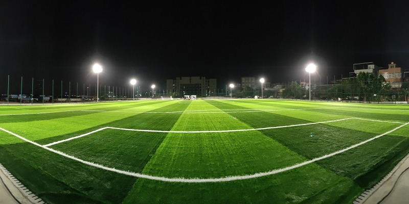 球场照明灯怎么布置不刺眼足球,足球场专用灯