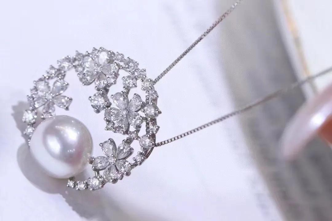 人生第一件大牌珠宝怎么选,如何选适合自己的珠宝颜色