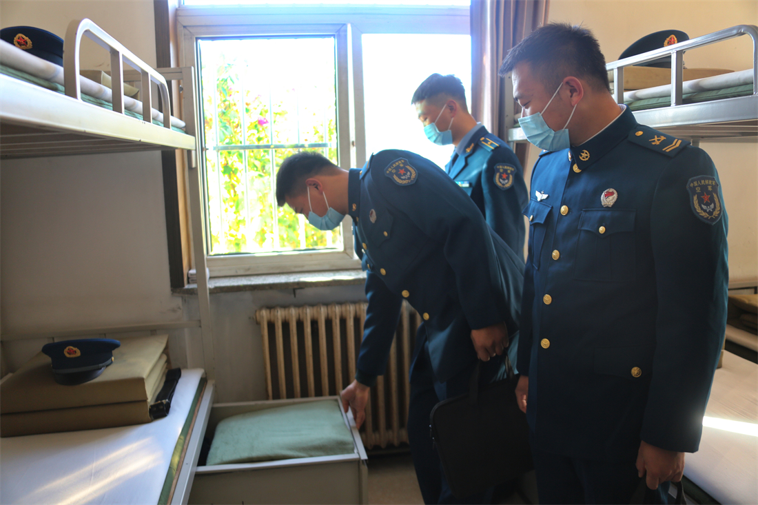 精于业诚于心勤于行,精于心专于业